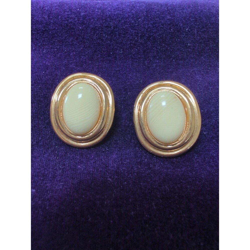 Vintage Carolee Signed Baroque Gold Tone Faux Pearl Clip On Earrings